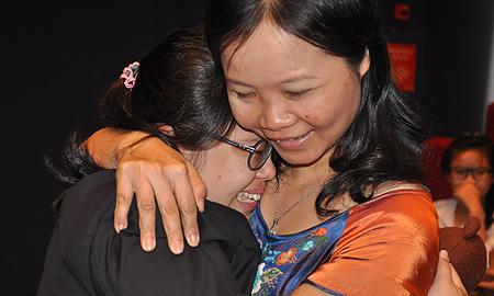 Hai nữ sinh HC Vàng hóa quốc tế “lười học nhất đoàn“